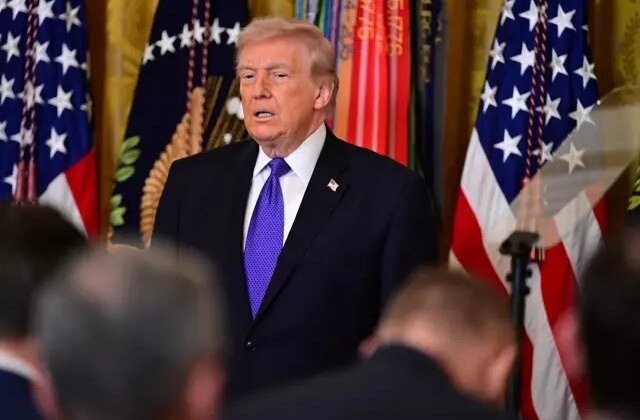 Herkes Trump’ın boynundaki yaraya odaklandı