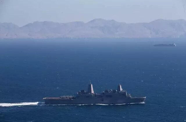 Hürmüz Boğazı’nda alarm, tanker trafiği durdu, 700’ü aşkın gemi beklemede