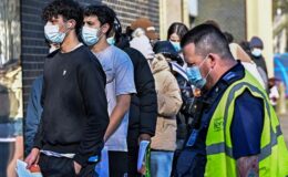 İngiltere’de korkutan salgın! Uzmanlar “süper bulaşma” diyerek uyardı