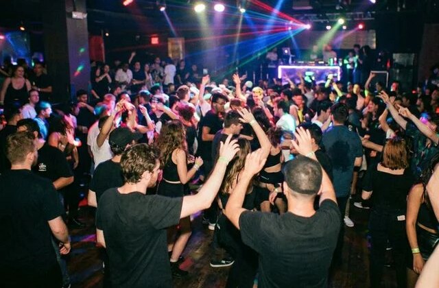 İngiltere’de öldüren gece kulübü! Oraya giden hastalığı kaptı