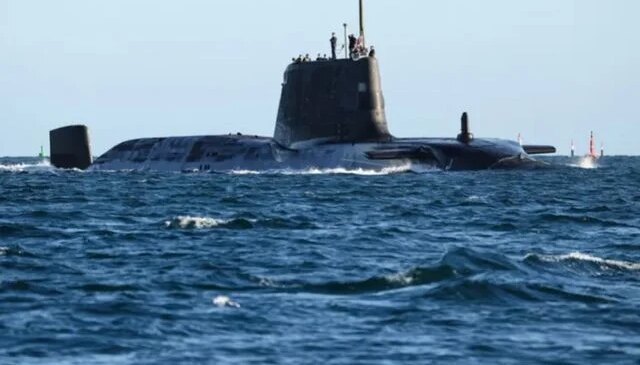 İngiltere’ye ait nükleer denizaltı Umman Denizi’ne ulaştı