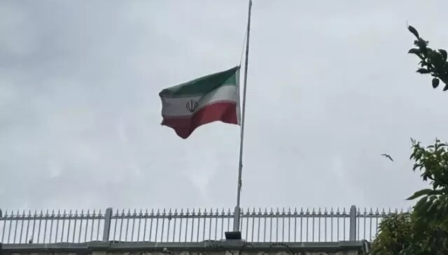 İran Başkonsolosluğu’nda bayrak yarıya indirildi