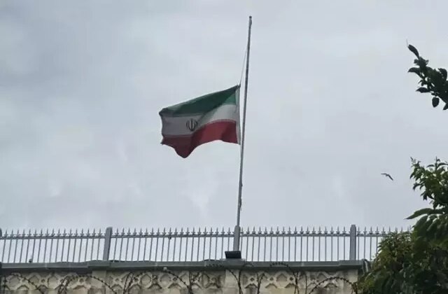 İran Başkonsolosluğu’nda bayrak yarıya indirildi