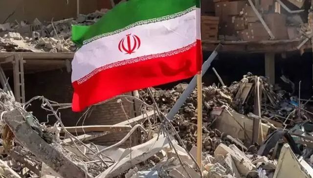 İran: Buşehr Nükleer Santrali’ne füze isabet etti