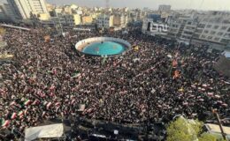 İran’da milyonlar Mücteba Hameney için sokaklarda