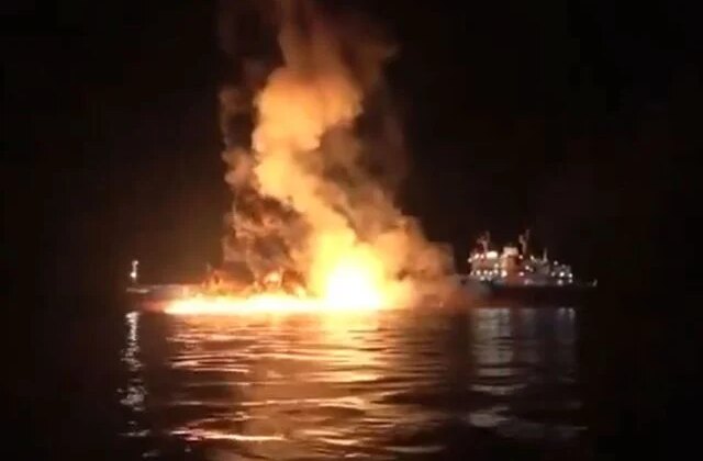 İran, Hürmüz Boğazı’nda uyarıları dikkate almayan ABD tankeri vuruldu