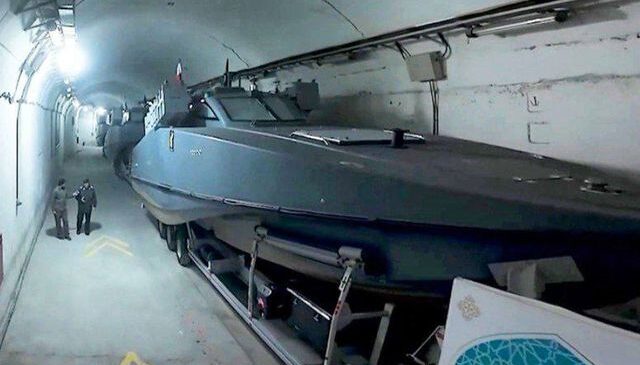 İran, Basra Körfezi’nde yer alan yeraltı deniz üssüne ait görüntüleri paylaştı