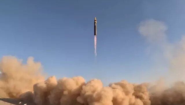 İran: Irak’ın kuzeyindeki ayrılıkçı grupların mevzilerini füzelerle vurduk