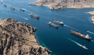 İran, 20 Pakistan gemisinin Hürmüz Boğazı’ndan geçişine izin verdi