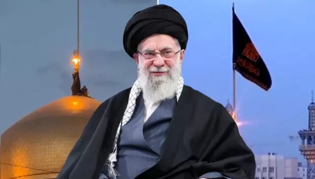 İran’da Hamaney’in ölümü sonrası İmam Rıza Türbesi’ne “siyah sancak” çekildi