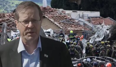 İsrail Cumhurbaşkanı Herzog 9 kişi öldüğü yerde gözyaşlarını tutamadı