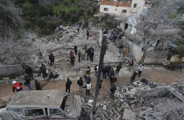 İsrail’in Lübnan’a yönelik saldırılarında can kaybı 912’ye yükseldi