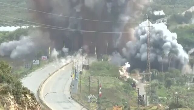 İsrail, Lübnan’ın güneyini kuzeyine bağlayan Kasımiye Köprüsü’nü bombaladı