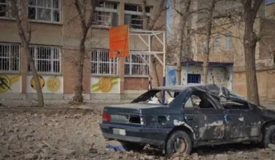 İsrail yine okul vurdu! Tamamen yıkıldı