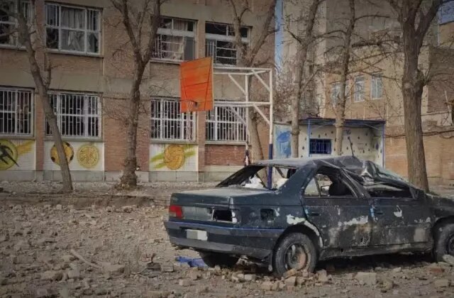 İsrail yine okul vurdu! Tamamen yıkıldı