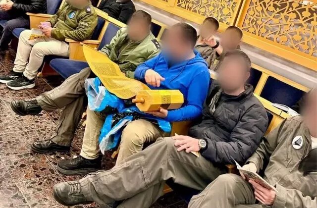 İsrailli pilotlar İran’ı bombalamadan önce Tevrat okudu