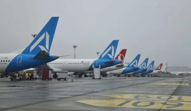 İstanbul’da hava ulaşımına yağmur engeli, onlarca uçak kalkamadı
