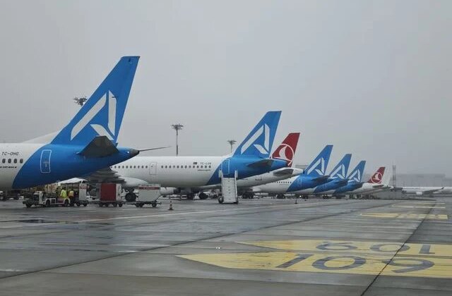 İstanbul’da hava ulaşımına yağmur engeli, onlarca uçak kalkamadı