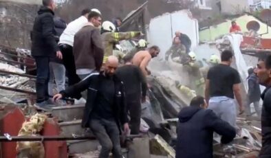 İstanbul Fatih’te bina çöktü! Ekipler bölgeye sevk ediliyor