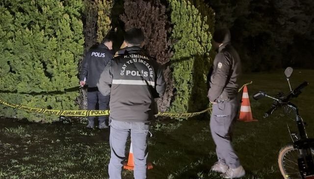 İstanbul’un göbeğinde dehşet! Parkta erkek cesedi bulundu