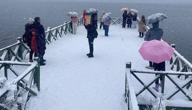 İstanbul’un yanı başı beyaza büründü! Yerde 20 santimetre kar var