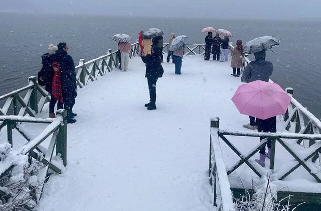 İstanbul’un yanı başı beyaza büründü! Yerde 20 santimetre kar var