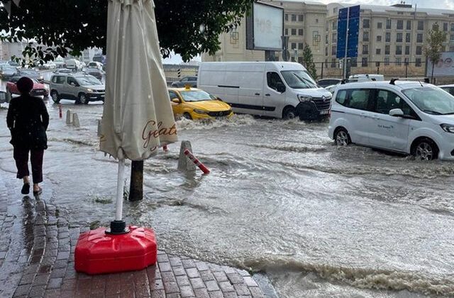 İstanbul’da yağmur durmayacak! AKOM’dan yeni uyarı: Zorunlu olmadıkça çıkmayın