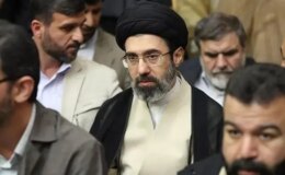 İşte İran’da yeni liderin duyurulduğu anlar