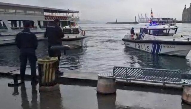Kadıköy’de sabah saatlerinde fark edildi! Gören telefona sarıldı