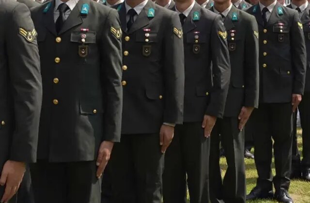 Kara Kuvvetleri’ne FETÖ operasyonu! Çok sayıda asker gözaltına alındı