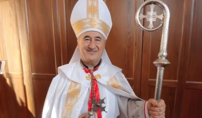 Kiliseden 11 milyon TL çalıp genelevde yiyen piskopos görevden alındı