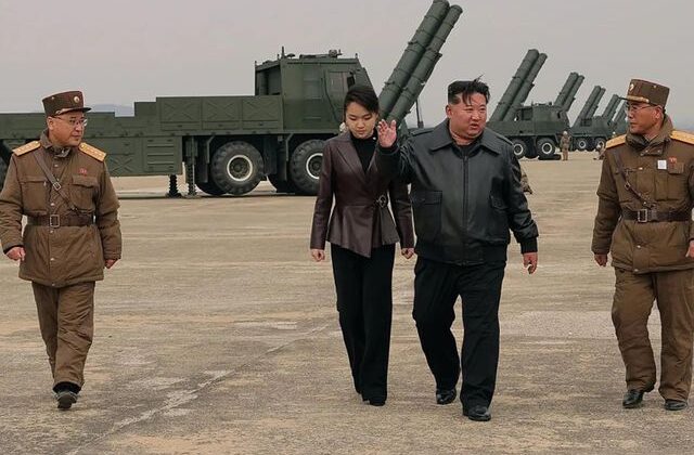 Kim ve halefinden ABD’ye tarihi mesaj! Testi birlikte izlediler