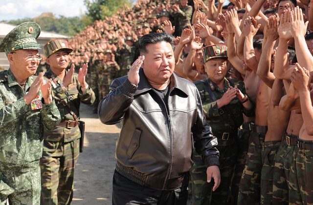 Kim yüzde 99,93 oyla yeniden lider seçildi