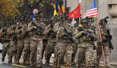 Kongre’deki İran brifinginden çıkan Demokrat senatörden “kara saldırısı” sinyali