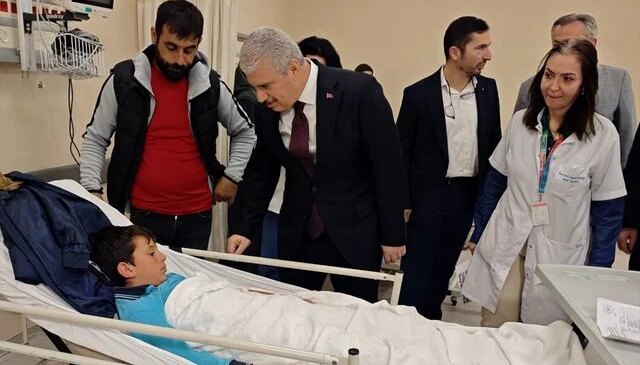 Konya’da öğrenci servisi ile belediye otobüsü çarpıştı, 26 kişi yaralandı