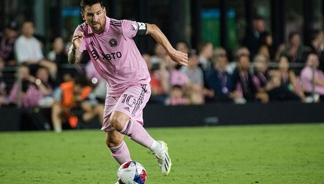 Lionel Messi 900. golünü attığı maçta kabusu yaşadı