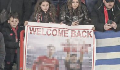 Maçtan önce ‘Hoş geldin’ diye pankart açtıkları adam, 89. dakikada hepsini üzdü