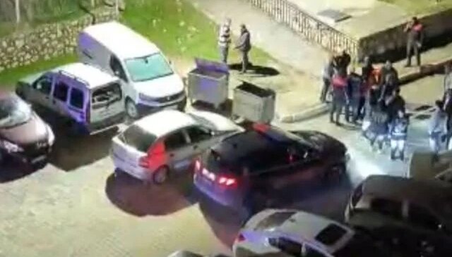 Eski eşinin yanına gitti, sokak ortasında dakikalarca darbedildi