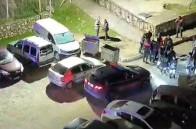Eski eşinin yanına gitti, sokak ortasında dakikalarca darbedildi
