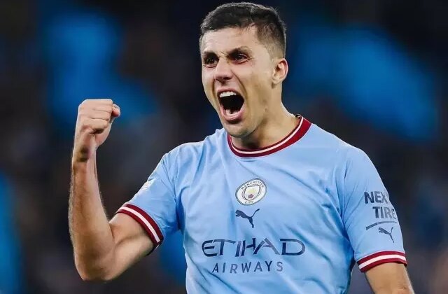 Manchester City, zamanında 350 milyon euro bonservis istediği Rodri’yi sudan ucuza satıyor