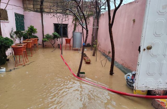 Mardin’de sağanak yağış sonrası evleri su bastı, tarlalar zarar gördü