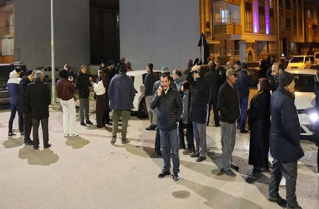 Mekke uçağını bekleyen umreciler şoka uğradı, soluğu karakolda aldılar