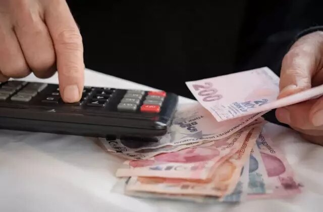 Memurlar da emeklilere tanınan haktan faydalanmak istiyor