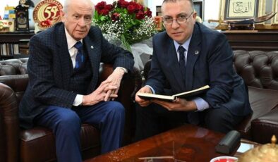 Görevinden istifa eden İzzet Ulvi Yönter’den ‘Bahçeli’ ve ‘kara kaplı defter’ mesajı