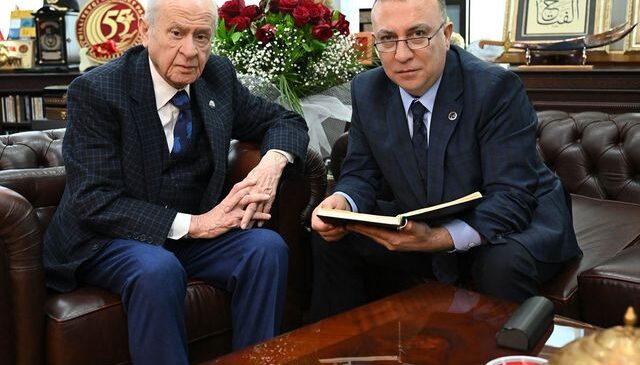 Görevinden istifa eden İzzet Ulvi Yönter’den ‘Bahçeli’ ve ‘kara kaplı defter’ mesajı