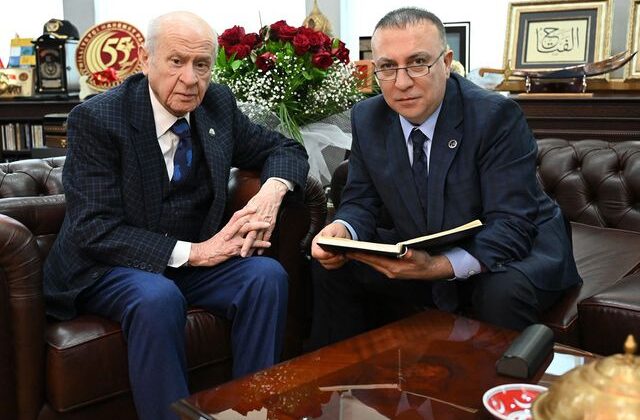 Görevinden istifa eden İzzet Ulvi Yönter’den ‘Bahçeli’ ve ‘kara kaplı defter’ mesajı