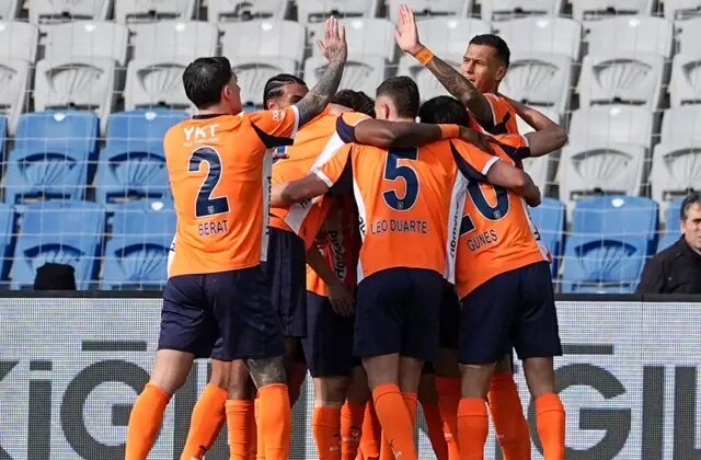 Nefesleri kesen maçta 3 puana RAMS Başakşehir uzandı