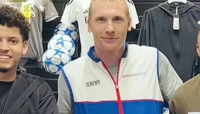 Nereden nereye! Bir dönem efsaneydi şimdi tezgahtarlık yapıyor