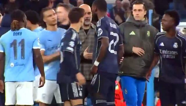 Neredeyse kavga edeceklerdi! Maç sonuna damga vuran olay