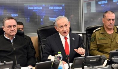 Netanyahu’dan İran’a mesaj: Sizi yukarıdan izliyoruz